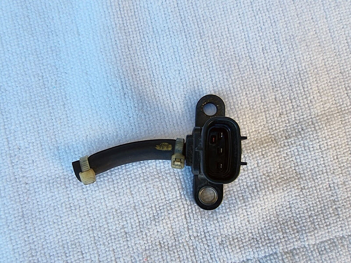 GENUINE Subaru Liberty MAP EJ20x Inlet Manifold Air Vacuum Sensor 22012AA210