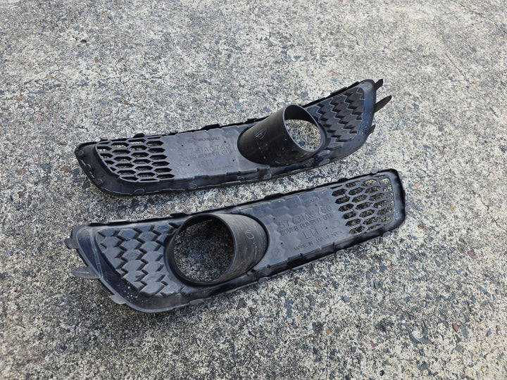 Subaru Liberty 06-09 GT SPEC B Honeycomb Fog Light Surround Cover Covers GENUINE