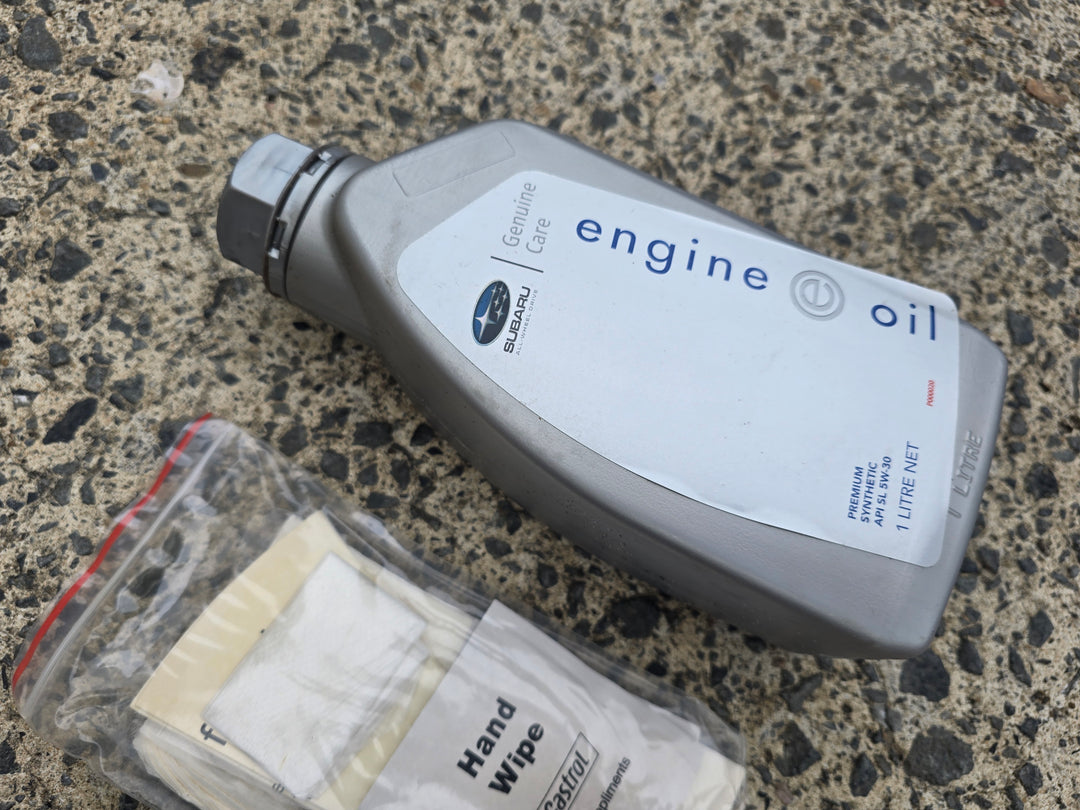 Rare Subaru Impreza 08 - 14 WRX RS GH G3 Genuine 1L Spare Oil Bottle + Parts Bag