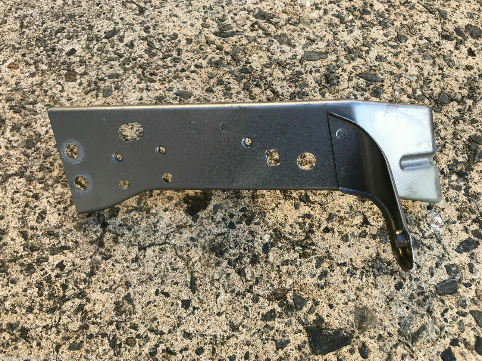 Mazda 3 2015 Sedan Hatch Right Fender Stay Support racket Brace