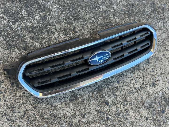 Subaru Outback 03-06 Factory Front Bumper Bar Chrome Grille Grill Badge GENUINE