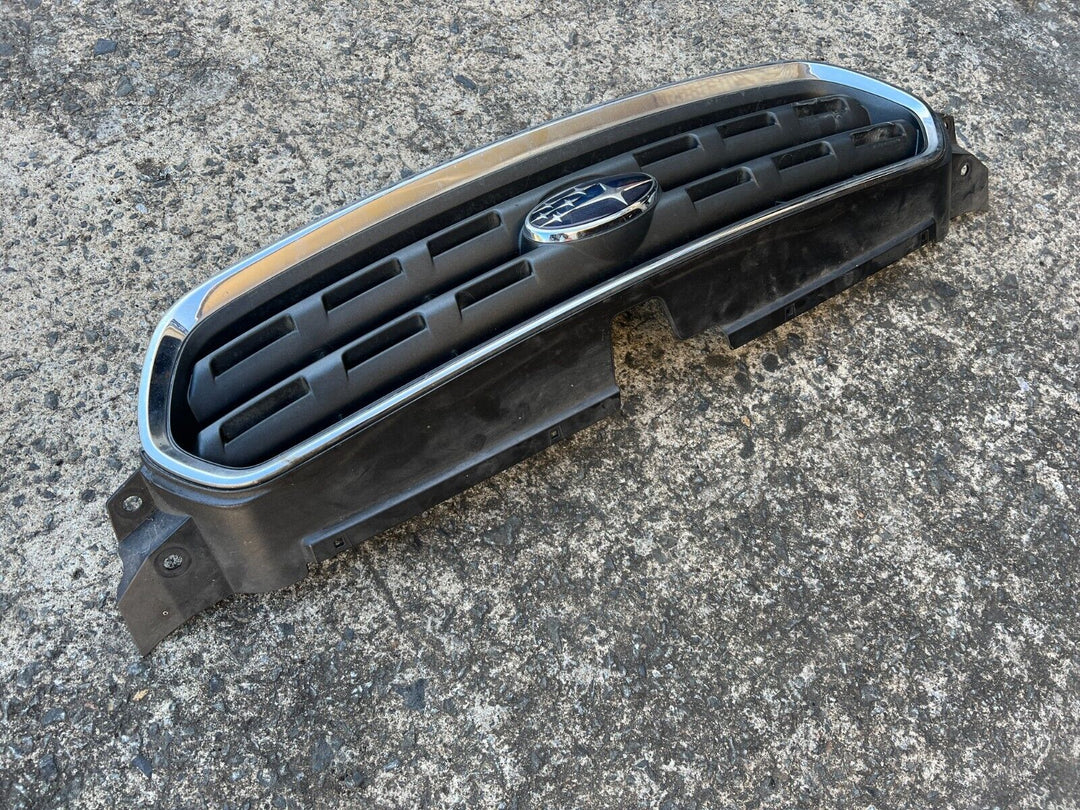 Subaru Outback 03-06 Factory Front Bumper Bar Chrome Grille Grill Badge GENUINE