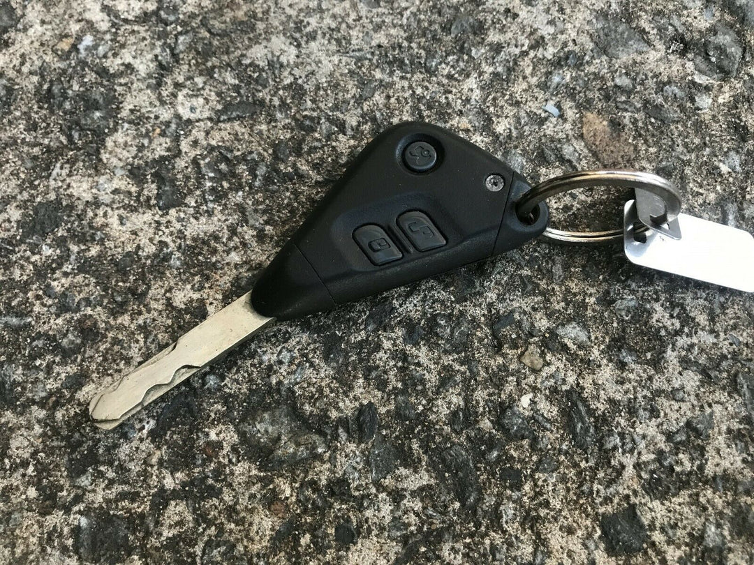 Subaru Liberty Outback Gen 4 03 - 09 Factory Original Car Key Imobiliser Fob 3