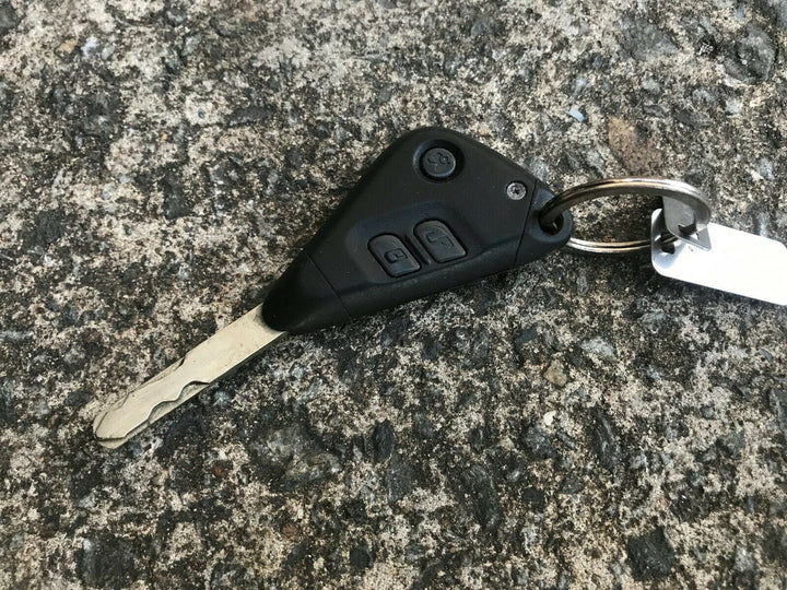 Subaru Liberty Outback Gen 4 03 - 09 Factory Original Car Key Imobiliser Fob 3
