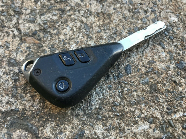 Subaru Liberty Outback Gen 4 03 - 09 Factory Original Car Key Imobiliser Fob 4