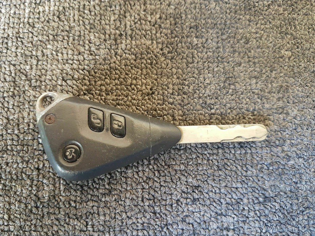 Genuine Subaru Liberty GEN 4 03 09 Factory Key Immobiliser Spare Key Fob Button