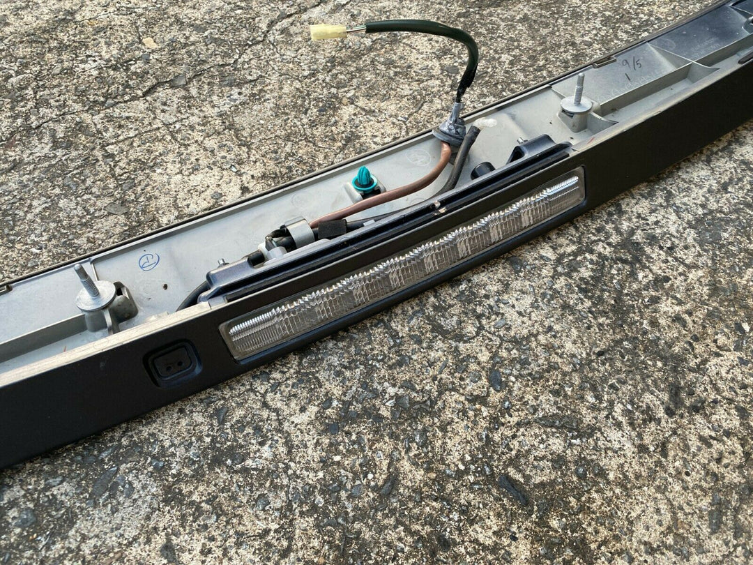 Subaru Impreza 08 -14 Genuine Rear Back Tailgate Roof Top Spoiler Brake Light