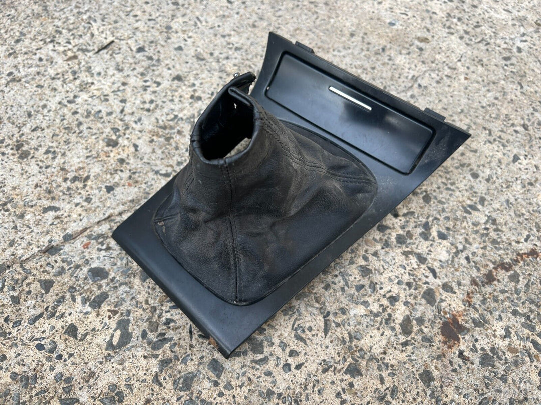 Subaru Liberty 2003 - 2006 Genuine 6 Speed Gear Knob Shifter Manual Leather Boot