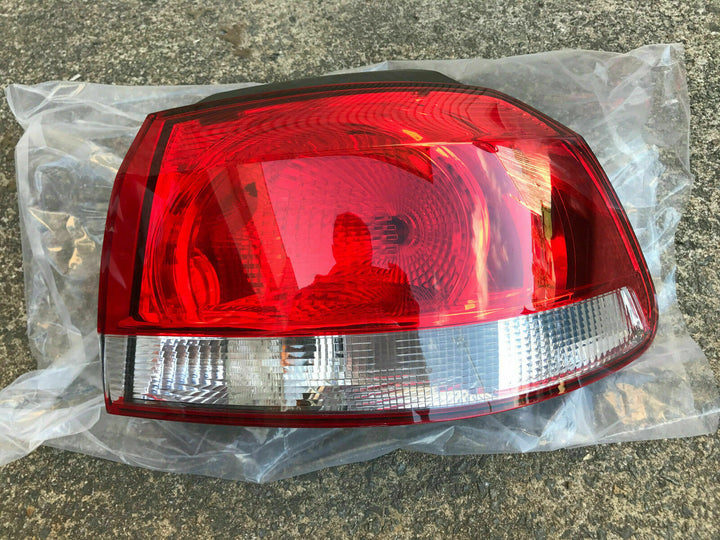New Genuine VW Volkswagen RHR Right Rear Tail Light Tailight Brake Back Driver