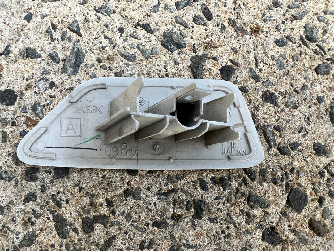 Subaru Impreza GJ 15 - 16 HID Headlight Washer Cap Cover White K1X Right RH R