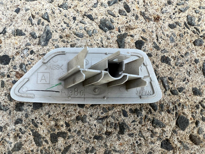 Subaru Impreza GJ 15 - 16 HID Headlight Washer Cap Cover White K1X Right RH R