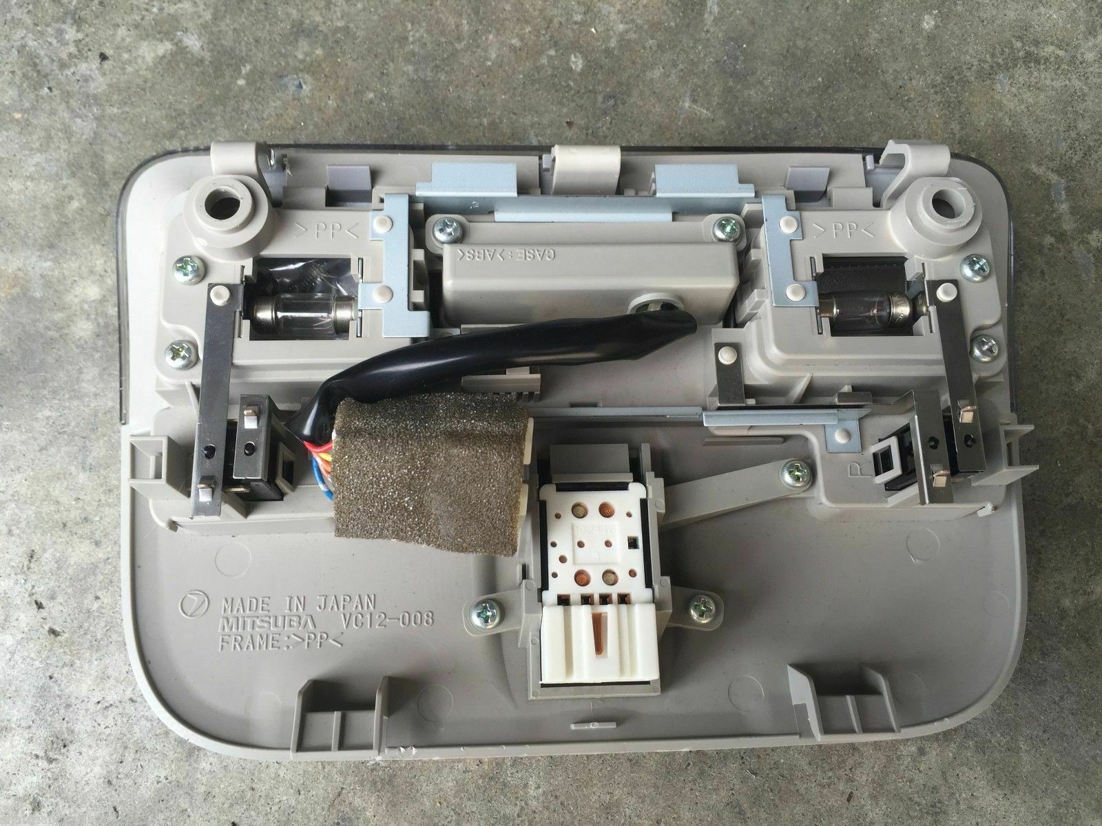 Subaru Outback Wagon Liberty 03-06 GEN 4 Sunroof Control Interior