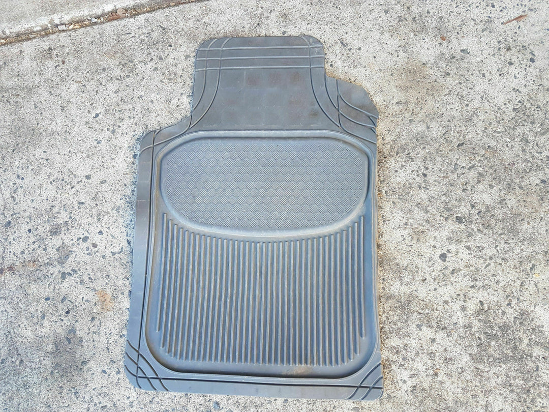 2005 2015 Toyota Hilux SR Dual Cab Rubber Floor Mats Matts Set Scuff Protectors