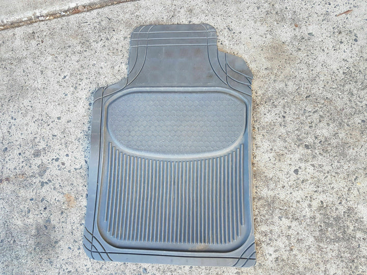 2005 2015 Toyota Hilux SR Dual Cab Rubber Floor Mats Matts Set Scuff Protectors