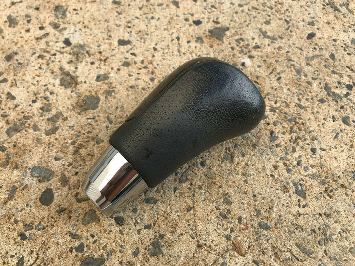 Subaru Liberty GT / Outback Gen 4 03 - 09 Factory Gear Knob Cream Trim Type Auto