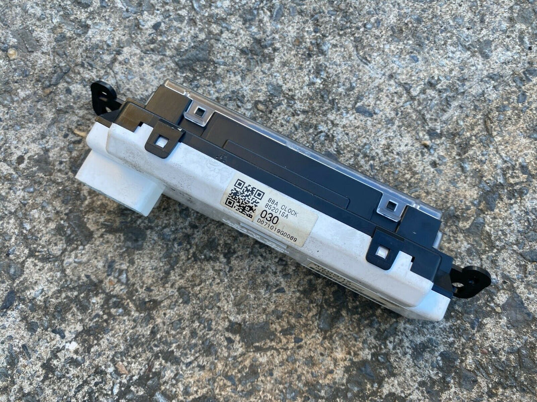 Subaru Forester 05 - 07 SG X XS XT Factory Front Top Dash Clock Display Genuine