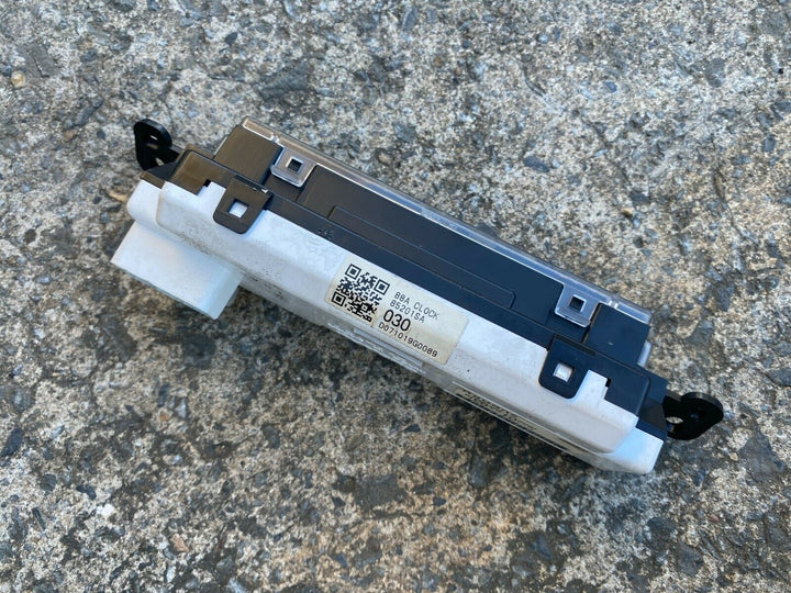 Subaru Forester 05 - 07 SG X XS XT Factory Front Top Dash Clock Display Genuine
