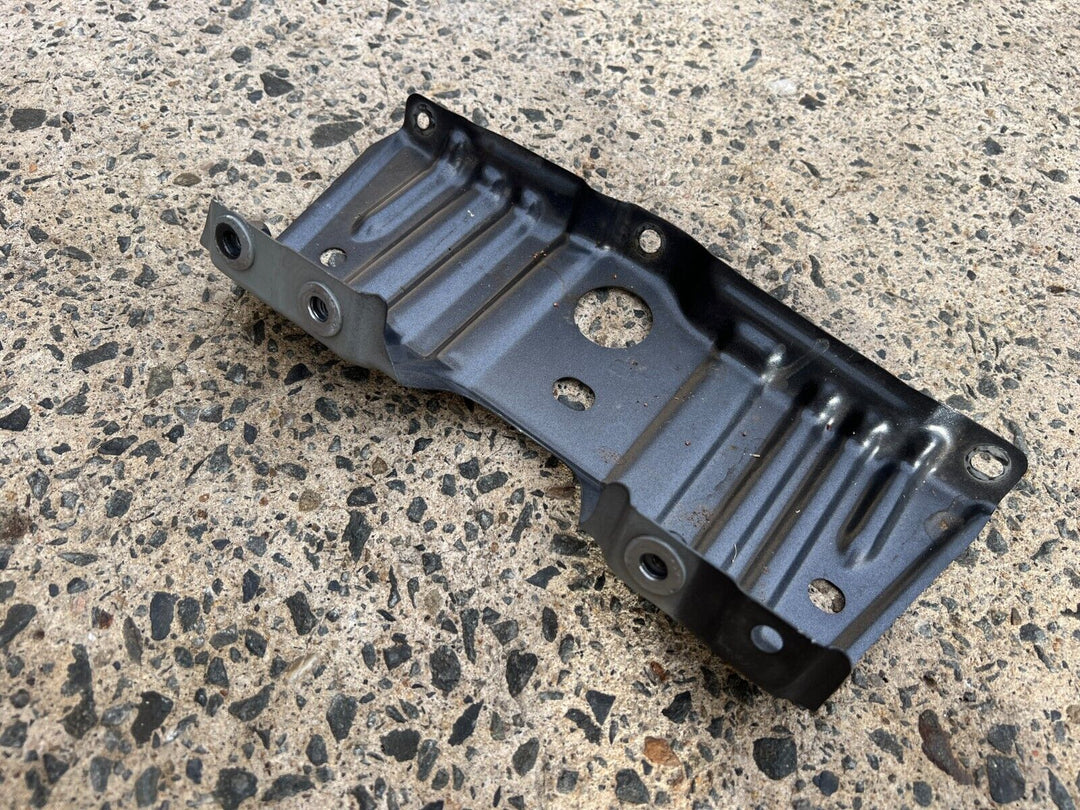 Subaru Forester 2018 - 21 SK LHF Left Front Guard Panel Mounting Bracket Panel