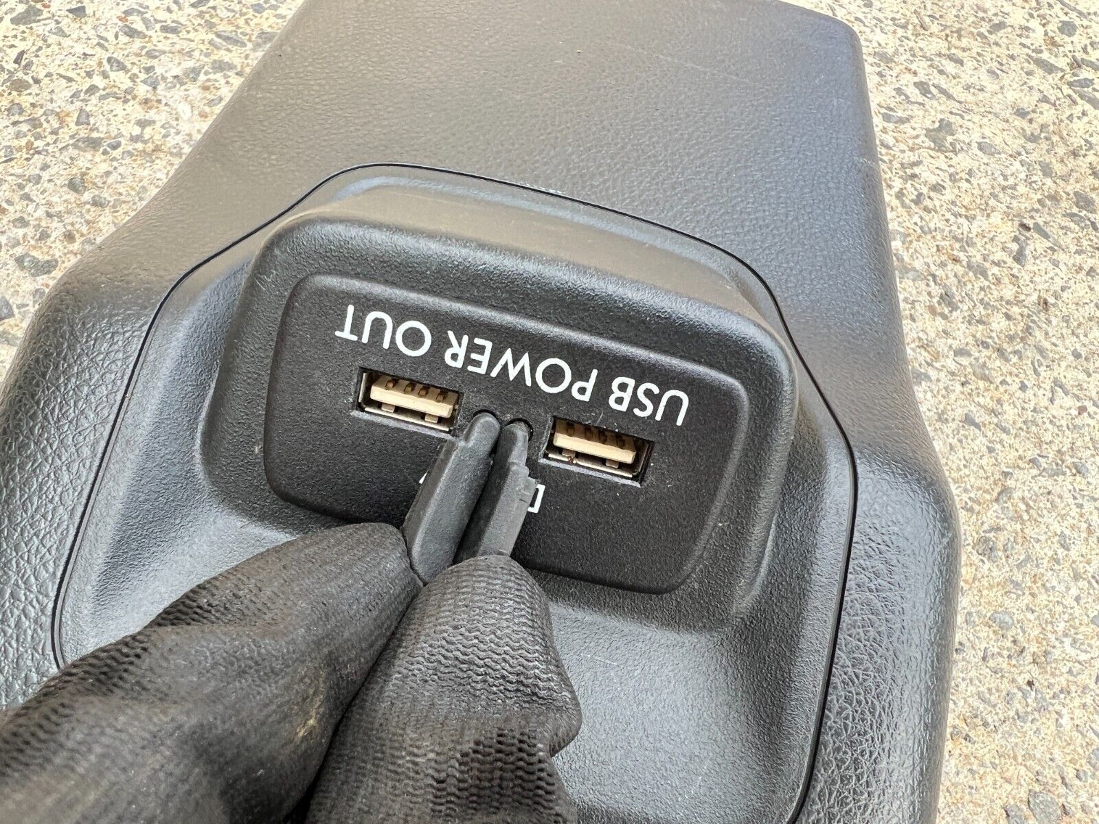 ゆう ページ Subaru Impreza GJ G4 WRX 12 - 16 Center Console Rear USB Backing
