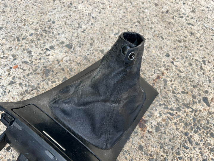 Subaru Liberty 2003 - 2006 Genuine 6 Speed Gear Knob Shifter Manual Leather Boot