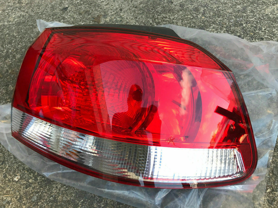 New Genuine VW Volkswagen RHR Right Rear Tail Light Tailight Brake Back Driver