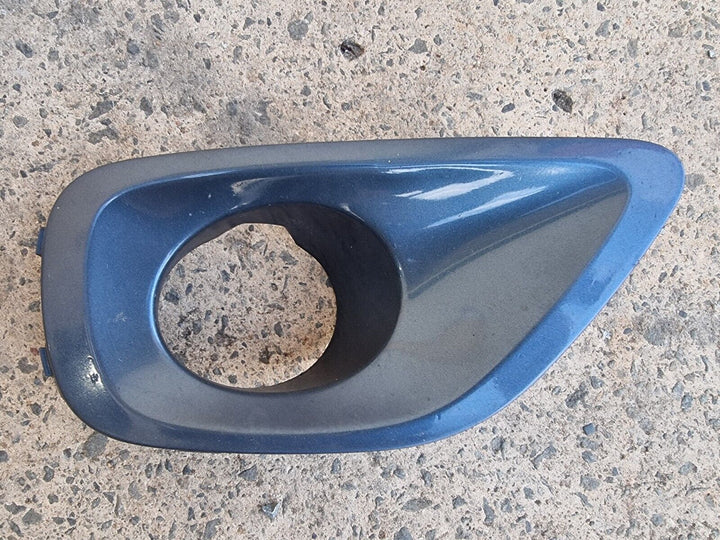 Subaru Liberty Gen 4 03 - 06 Spot Fog Light Cover Surround Trim Blue 33A Right