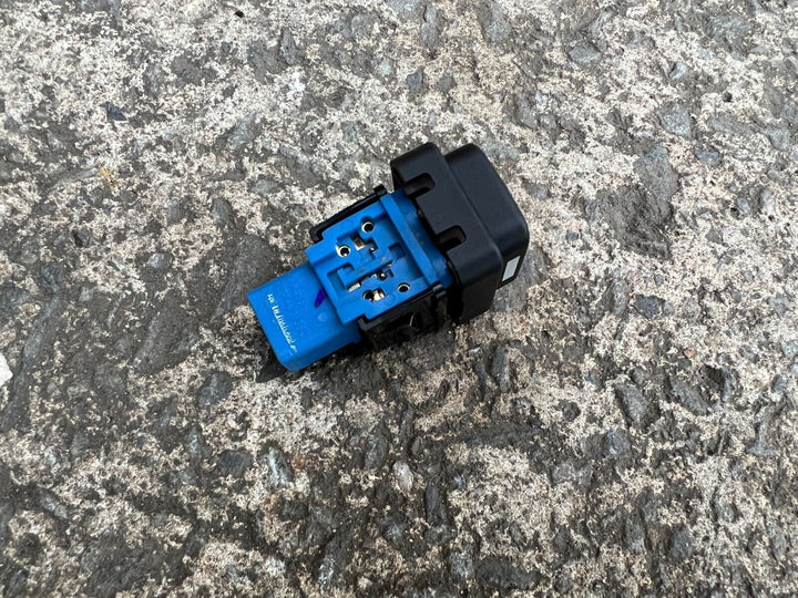 Subaru Forester 2012 - 2018 SJ Interior Rear Tailgate Hatch Memory Height Button