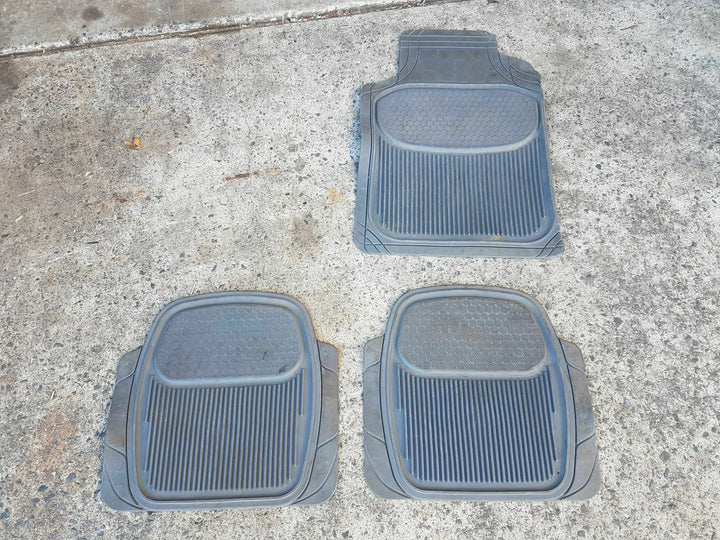 2005 2015 Toyota Hilux SR Dual Cab Rubber Floor Mats Matts Set Scuff Protectors