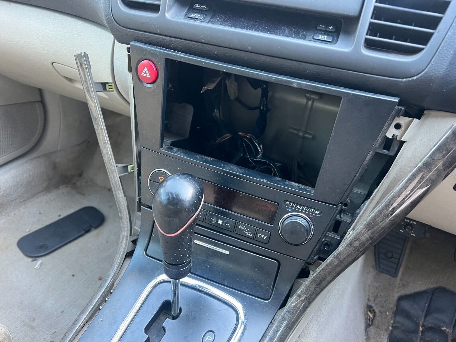 Subaru Outback Liberty GEN4 2003 06 H6 Cream Leather Interior