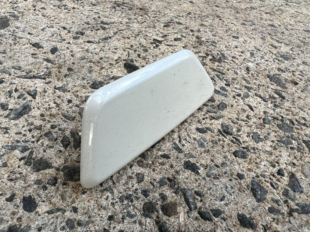 Subaru Impreza GJ 15 - 16 HID Headlight Washer Cap Cover White K1X Right RH R