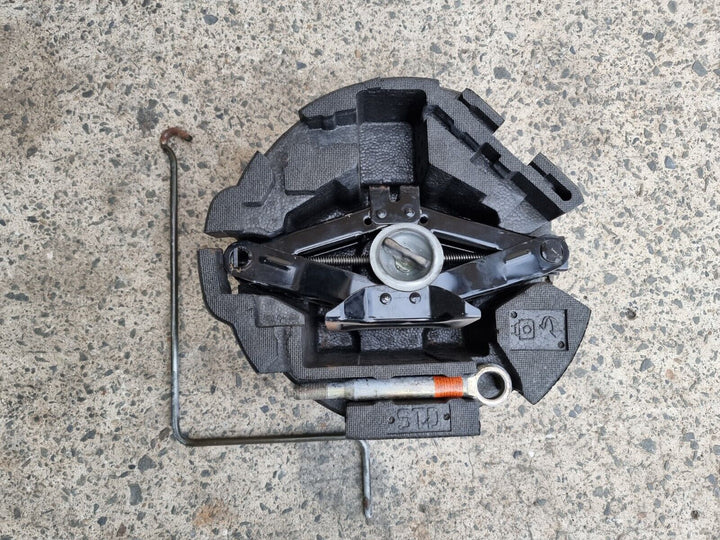 Subaru Liberty Gen 4 03 - 09 Factory Spare Wheel Brace Tow Tool Kit Jack GENUINE