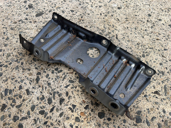 Subaru Forester 2018 - 21 SK RHF Right Front Guard Panel Mounting Bracket Panel