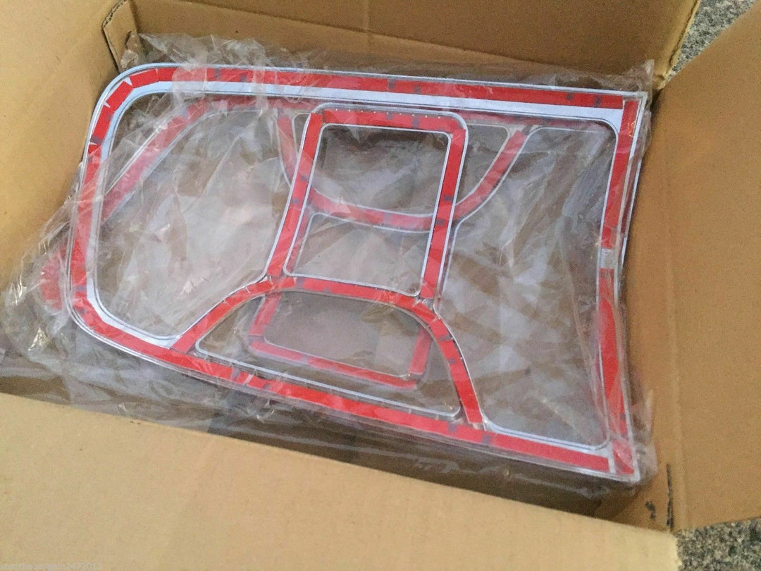 Hyundai Trajet 2000 - 2004 Pair Rear Tail Light Chrome Surround Trim Brand New