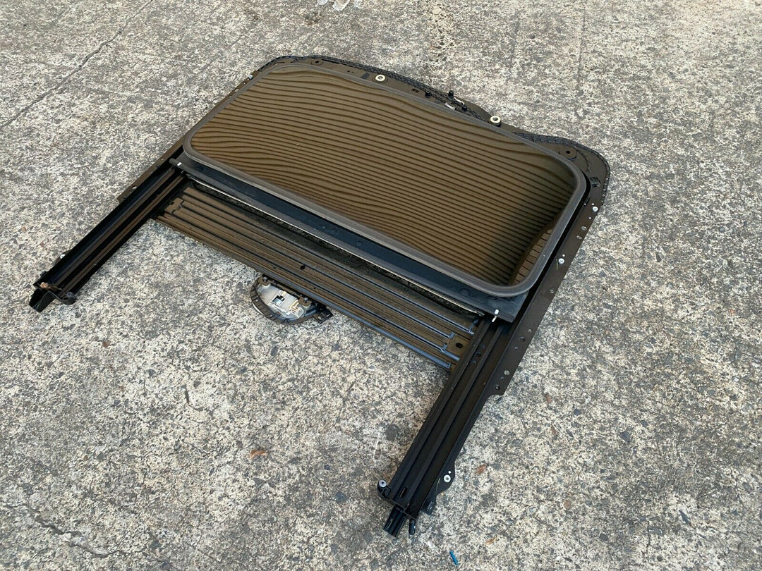 Subaru Liberty Sedan Gen 4 03 - 09 Electric Sunroof Glass Slide Sun Roof Panel