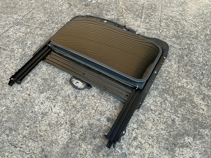 Subaru Liberty Sedan Gen 4 03 - 09 Electric Sunroof Glass Slide Sun Roof Panel